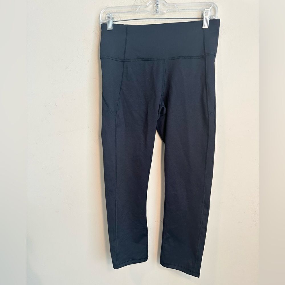 Under Armour Black Athletic Cropoed Leggings M